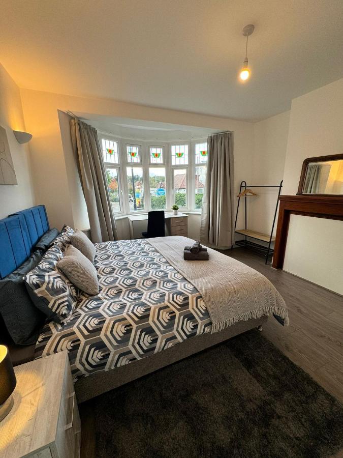 Smart Guest Rooms Fast Access To Central London Via Piccadilly Line New Southgate Exterior foto