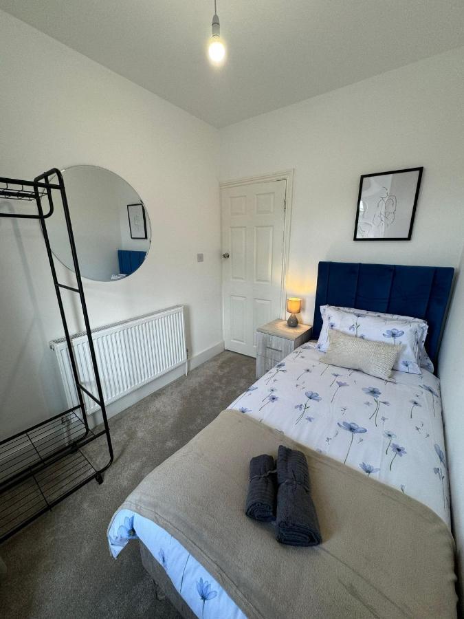 Smart Guest Rooms Fast Access To Central London Via Piccadilly Line New Southgate Exterior foto